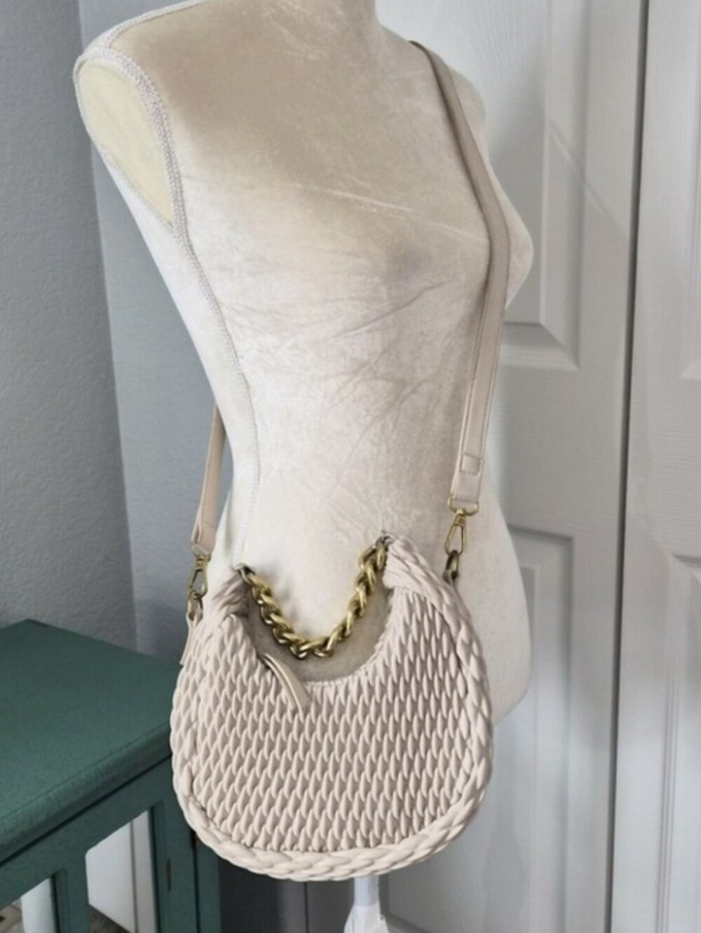 Rachel Zoe Ivory Woven Hobo Shoulder Bag Gold Chain Crossbody